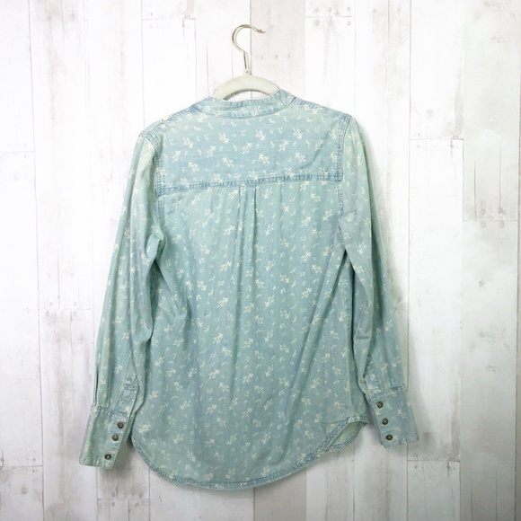 ❌SOLD❌ [Free People] Floral Chambray Button Down - Picture 4 of 8